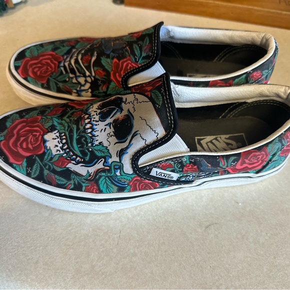 Vans Black and Red Floral and Skull Pattern Shoes - Picture 2 of 8